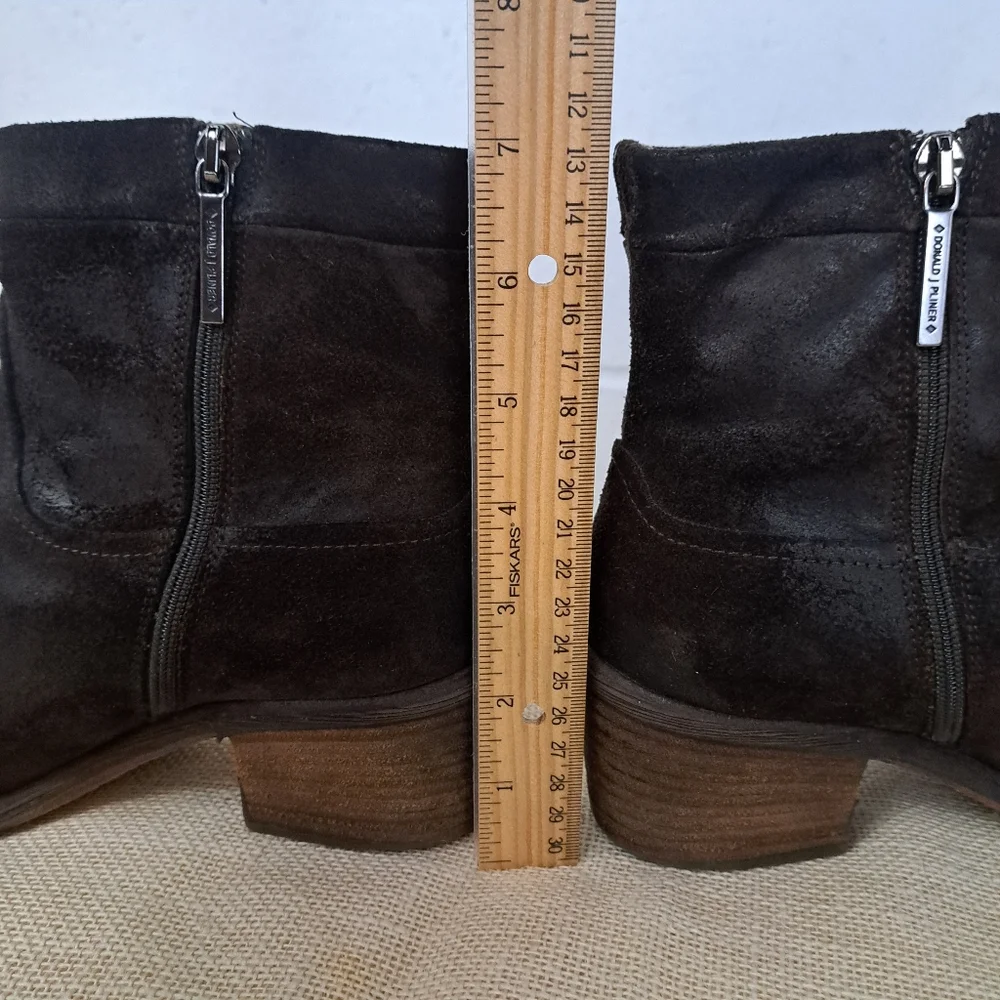 Donald J. Pliner Darua Western Couture Collection Brown Suede bootie 6.5